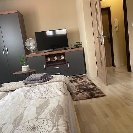 Garzon/ Studio apartment Sahy Esterno foto