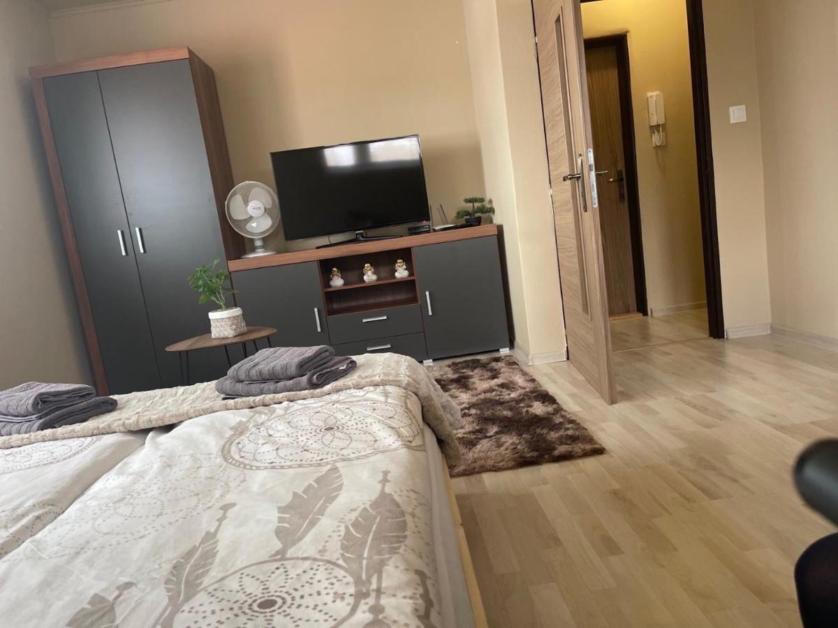 Garzon/ Studio apartment Sahy Esterno foto
