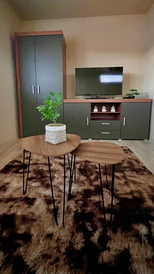 Garzon/ Studio apartment Sahy Esterno foto
